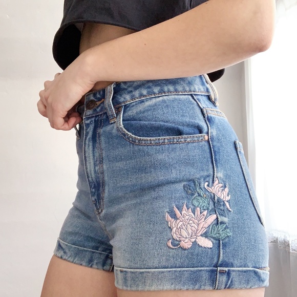Pacsun 24 Flower Mom Jean Shorts - Picture 2 of 7